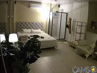 Foto von voyeurcam-jb-dining (Camsoda)